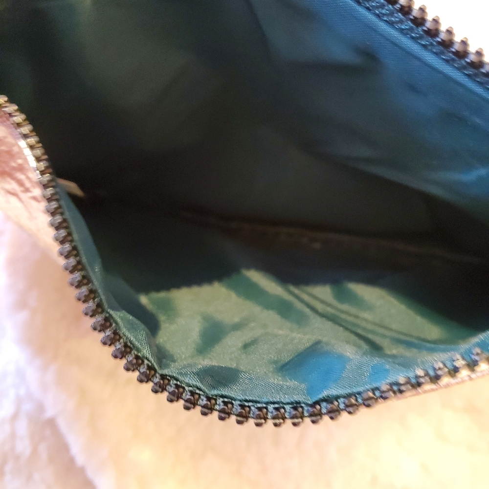 NEW Ipsy Silver December 2019 Metallic Glambag Makeup Bag NWOT - Picture 6 of 6